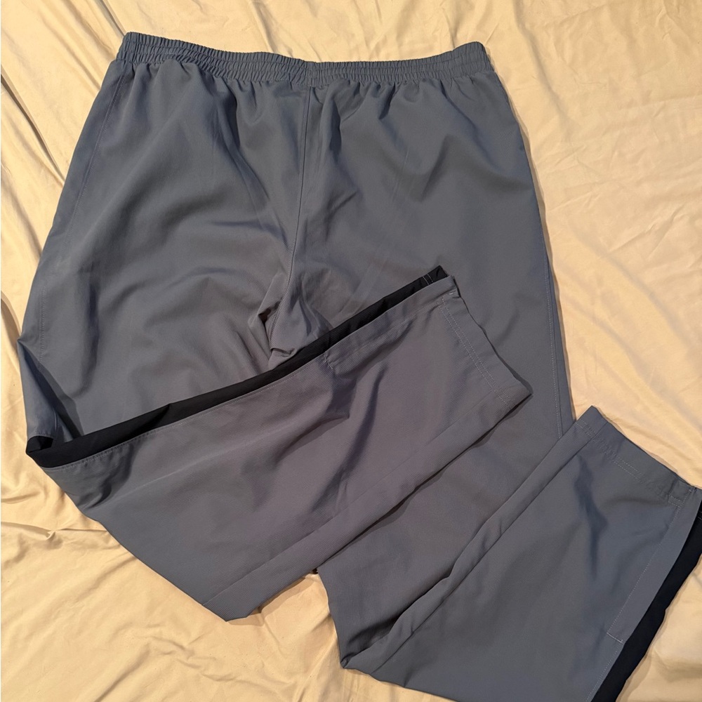 Under Armour men’s xl grey and black track pants. - Picture 3 of 3